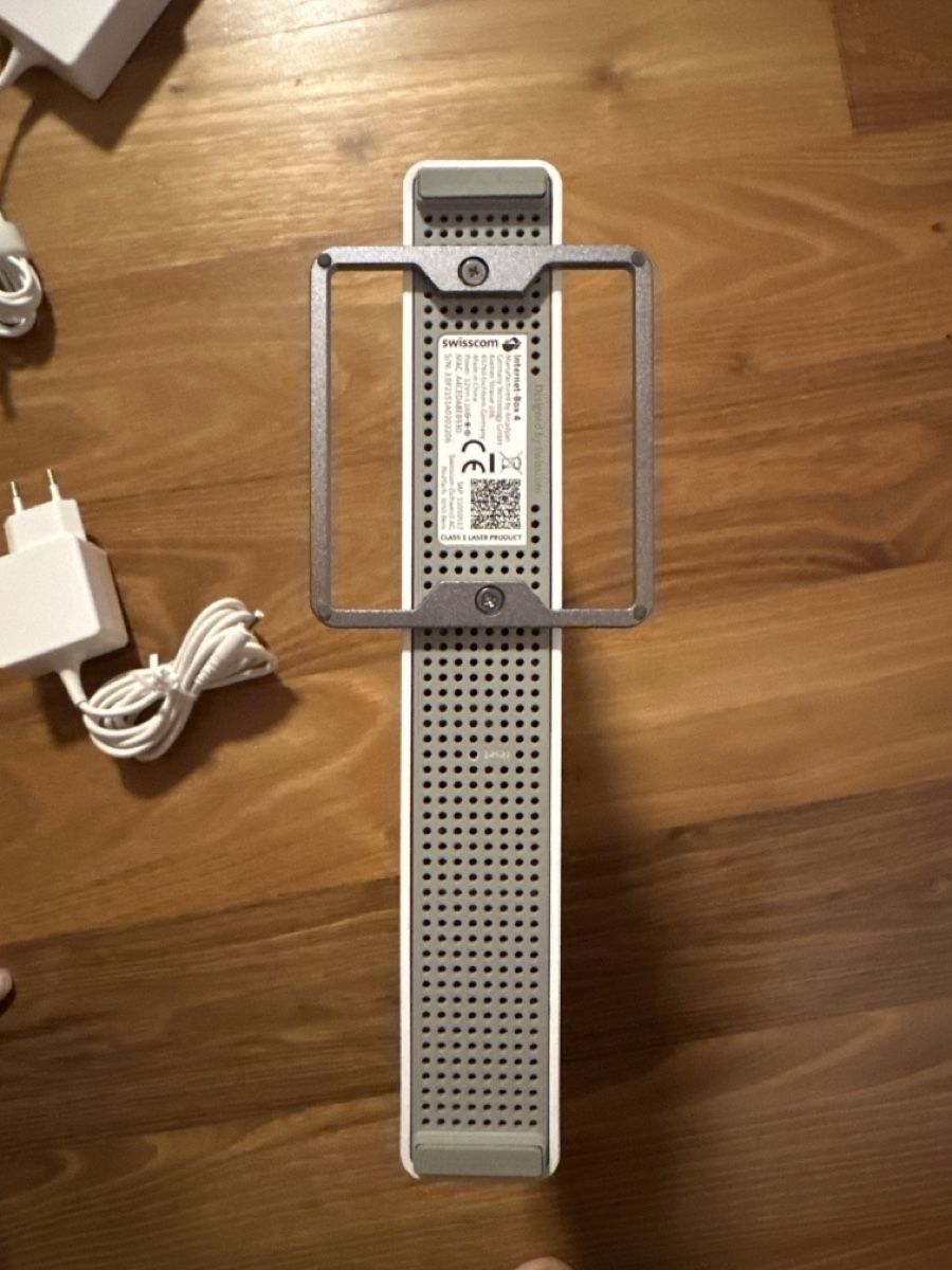 Swisscom Modem & Router: Swisscom Internet-Box 4 weiss (gebraucht) – Usato da St. Gallen venduto da katheroni 3