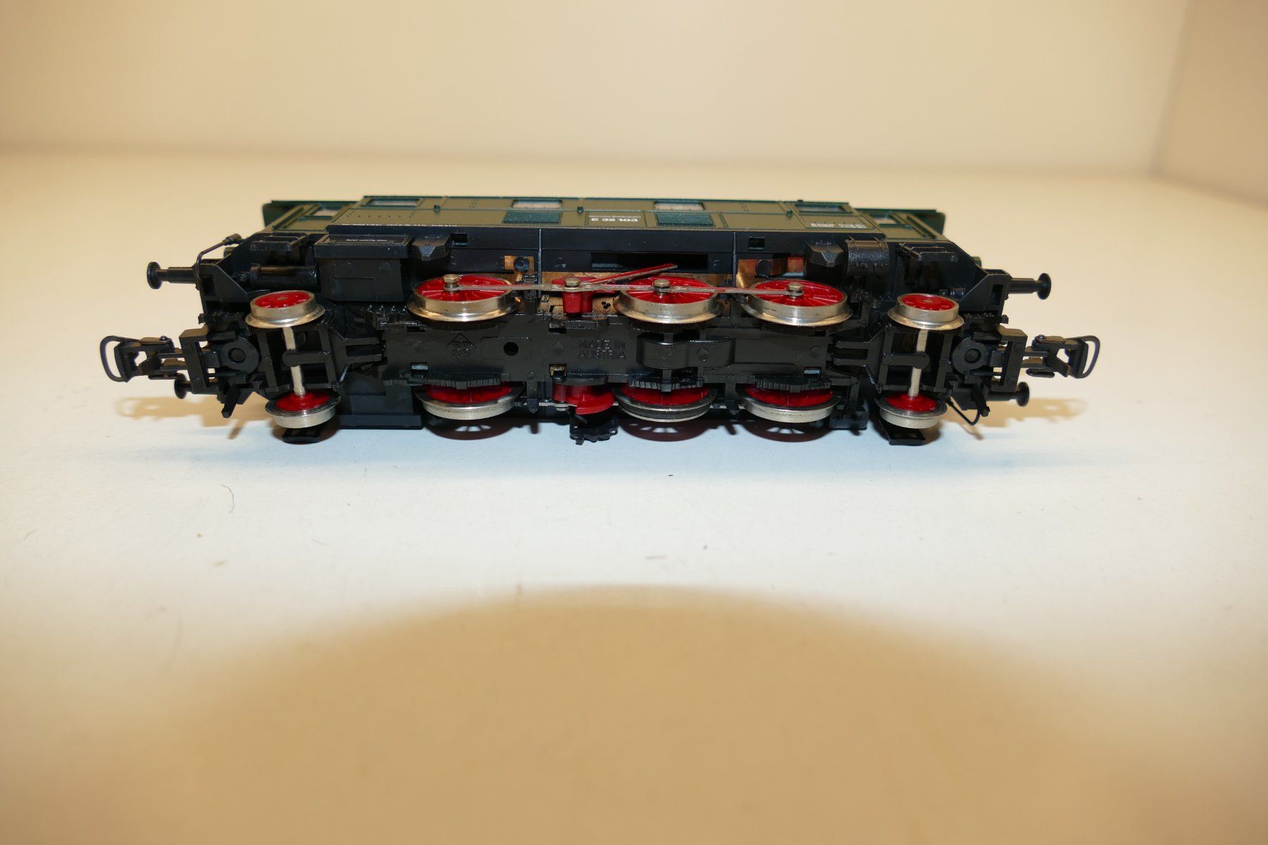 Roco Modellini di ferrovie: Roco H0: DB Elektrolok Baureihe 132 – Nuovo (secondo la descrizione) da Niederhasli venduto da rail-duerst 6