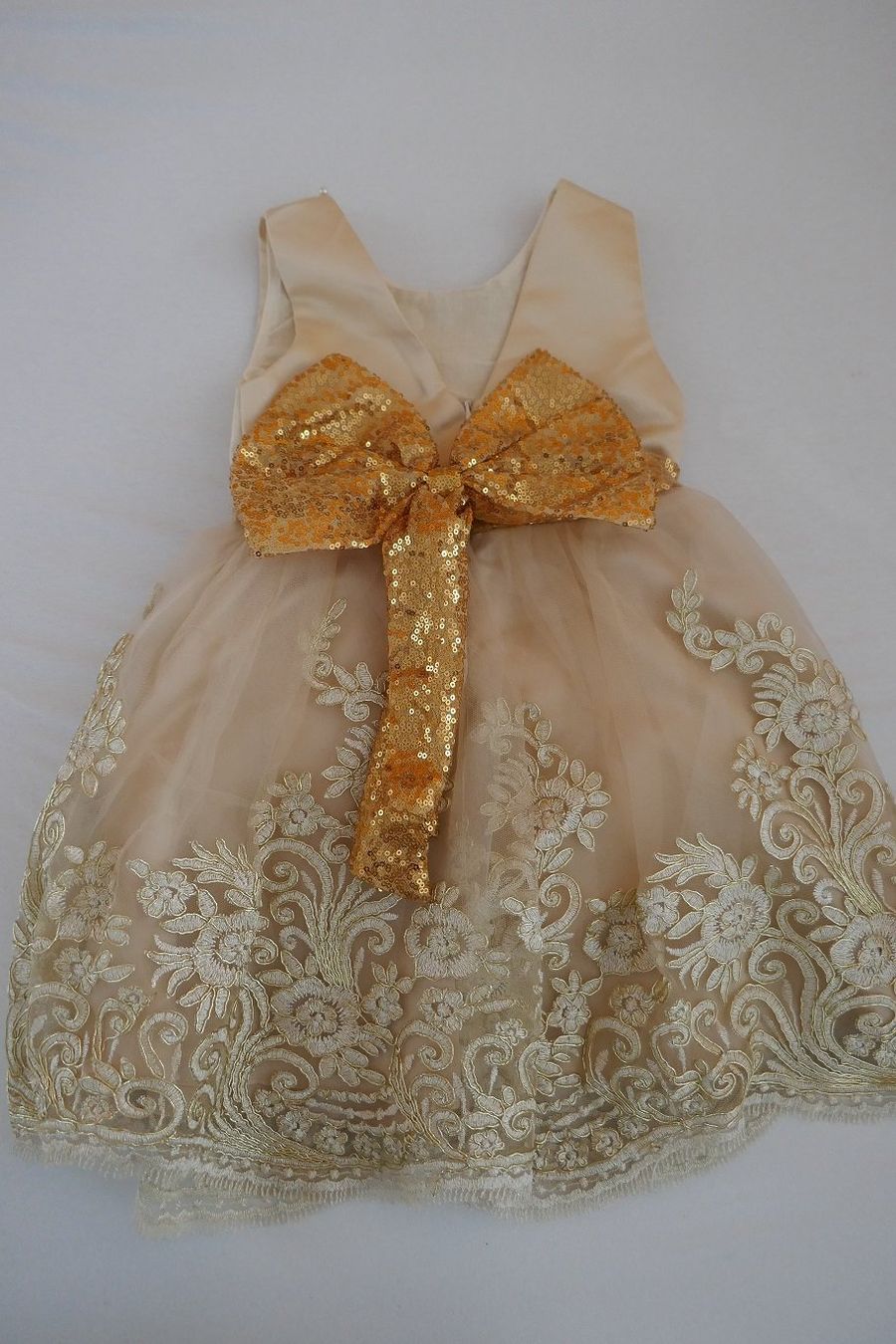 Kleider & Röcke: Süsses goldenes Kleid, Gr. 100 – Gebraucht aus Horgen von Feli39 3