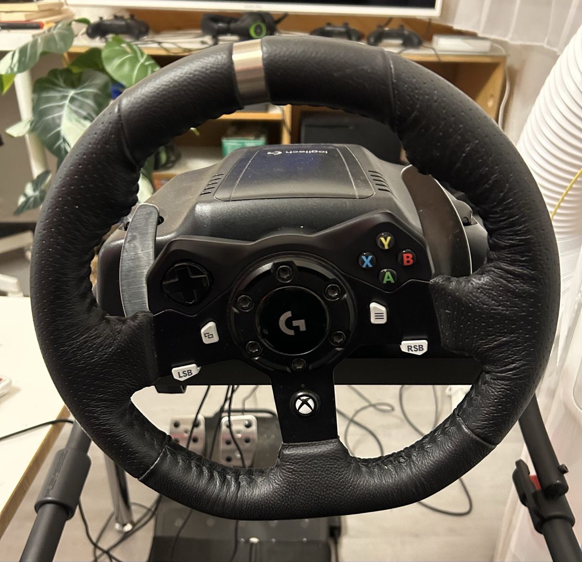Logitech Controller: Logitech G920 Driving Force Lenkrad X-Box mit Schaltknüppel – Usato da richterswil venduto da salemanager83