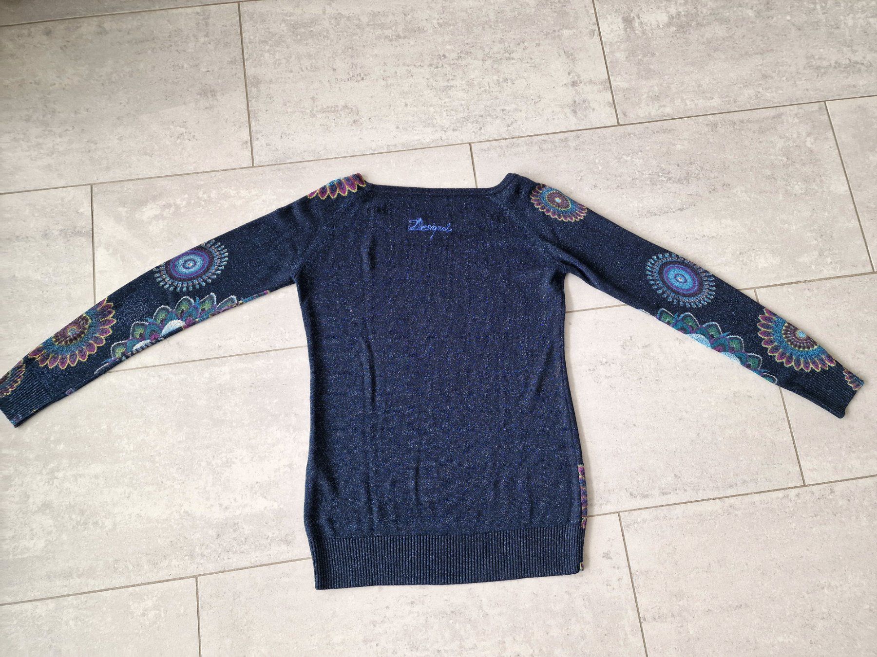 Desigual Maglioni & Felpe: Schöner Desigual Pullover Gr. S – Nuovo (secondo la descrizione) da Wilen b. Wollerau venduto da kaefer88 2