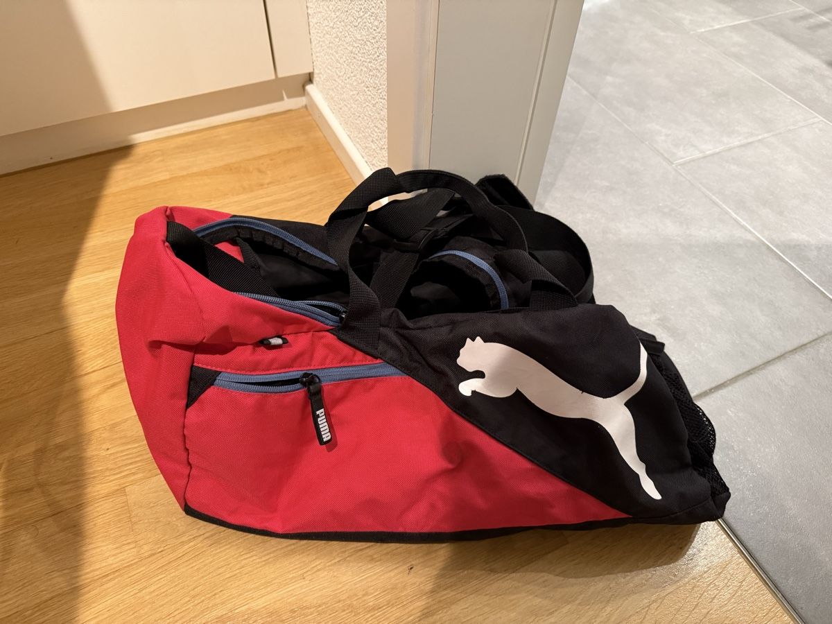 Puma Borse: Puma Sporttasche – Usato da Liestal venduto da S3ri