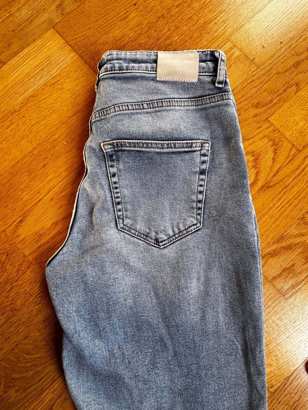 Only Jeans: ONLY: Jeans / Mom Jeans / S – Usato da Hünibach venduto da s.leptir 5