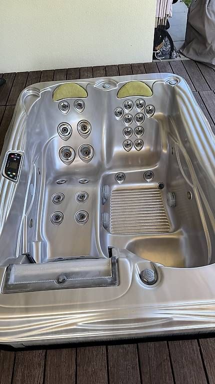 Whirlpool: Whirlpool Island Spas – Usato da Marthalen venduto da Susanna08 2