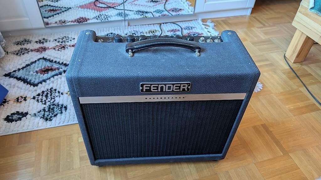 Amplificatori: Fender Bass breaker 15 avec câble de  branchement – Usato da Nyon venduto da and_hfg5