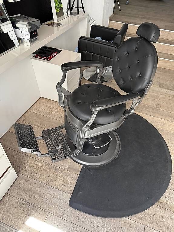 Stühle: Chaise Barber – Gebraucht aus La Chaux-de-Fonds von cha_c6rh 2