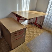 Schreibtisch mit Rollcontainer