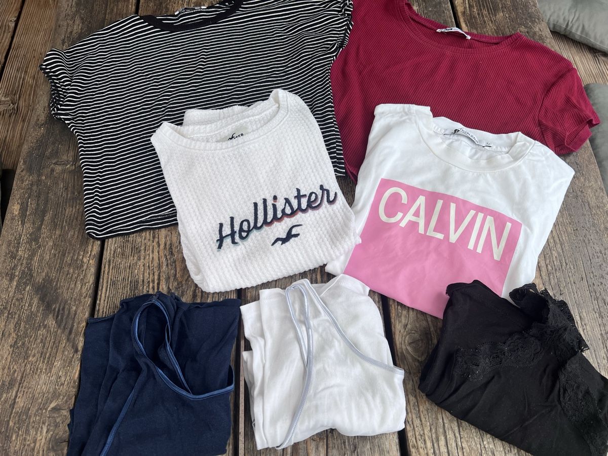 Kleiderpakete: Kleines Kleiderpaket S-M – Gebraucht aus Steckborn von Holiday66