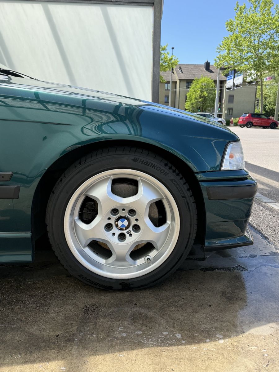 BMW Autos: M3 E36 3.0 Limousine (einer von 1.283 gebauten Exemplaren) – Gebraucht aus Winterthur von Mlendi 9
