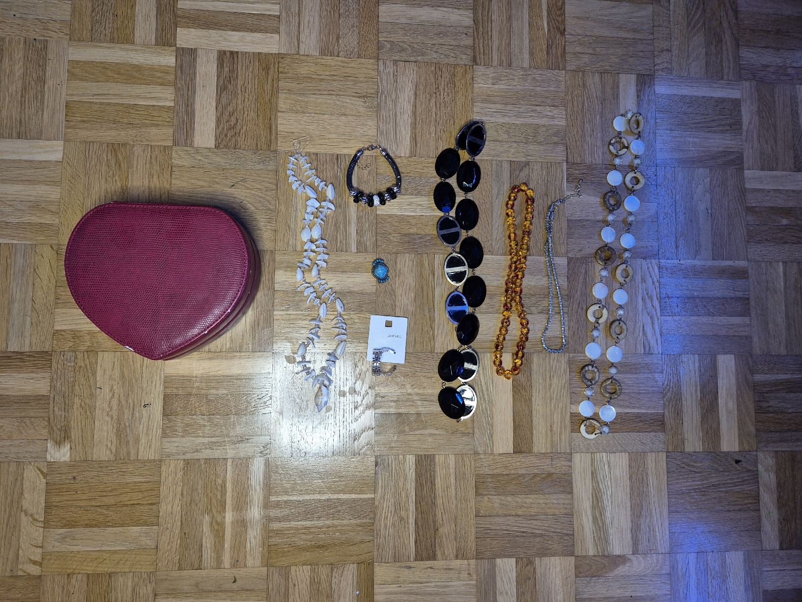 Sonstiger Schmuck: Schmuckbox mit Schmuck – Gebraucht aus Kreuzlingen von soupris