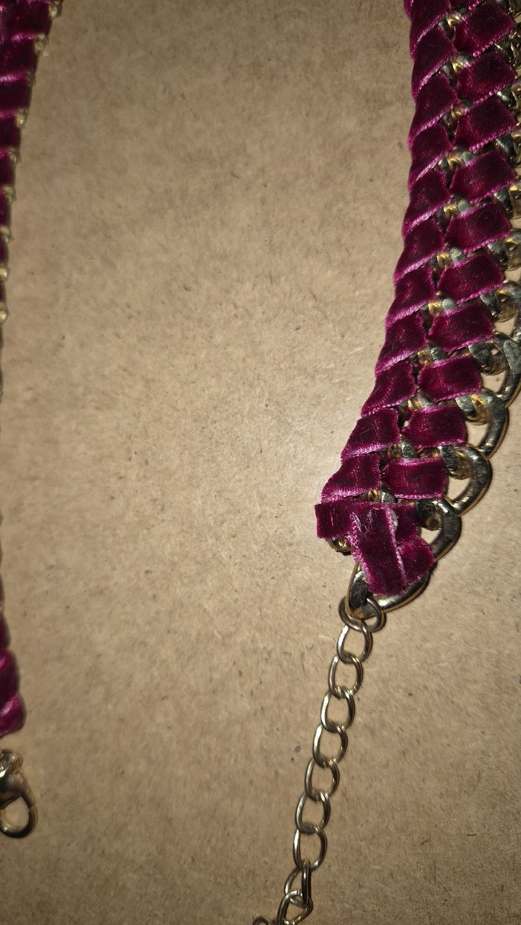 Ketten: Statement Kette Samt bordeaux Strass goldfarben  – Gebraucht aus Kölliken von MissesBossTop1 4