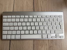 Apple Wireless Keyboard A1314 – Schweizer Layout