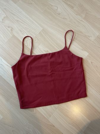 Rotes Top in Grösse 36/M