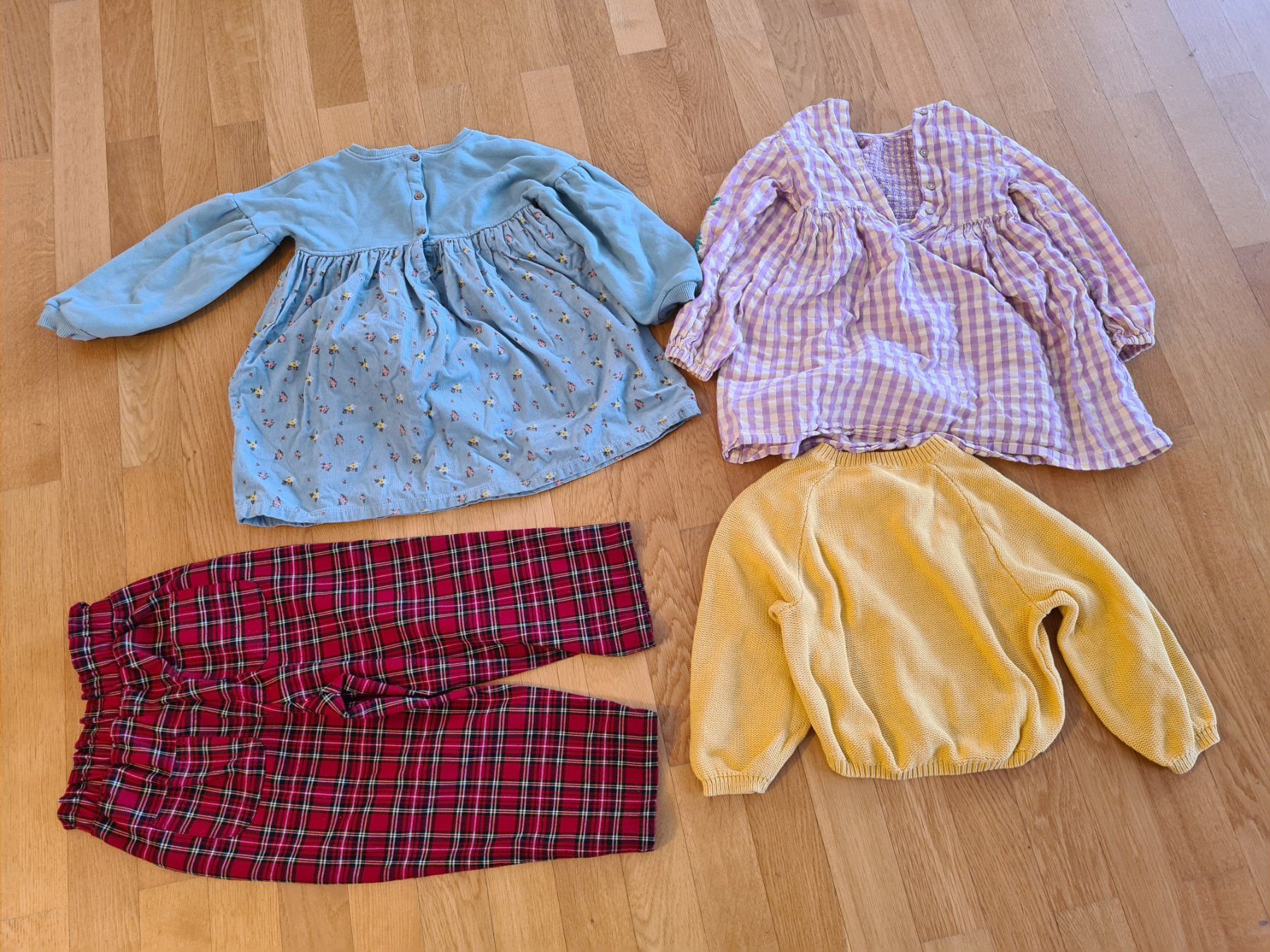 Next Lotti & Set di vestiti: Kleiderpaket Gr 110 – Usato da Zumikon venduto da daryona 4