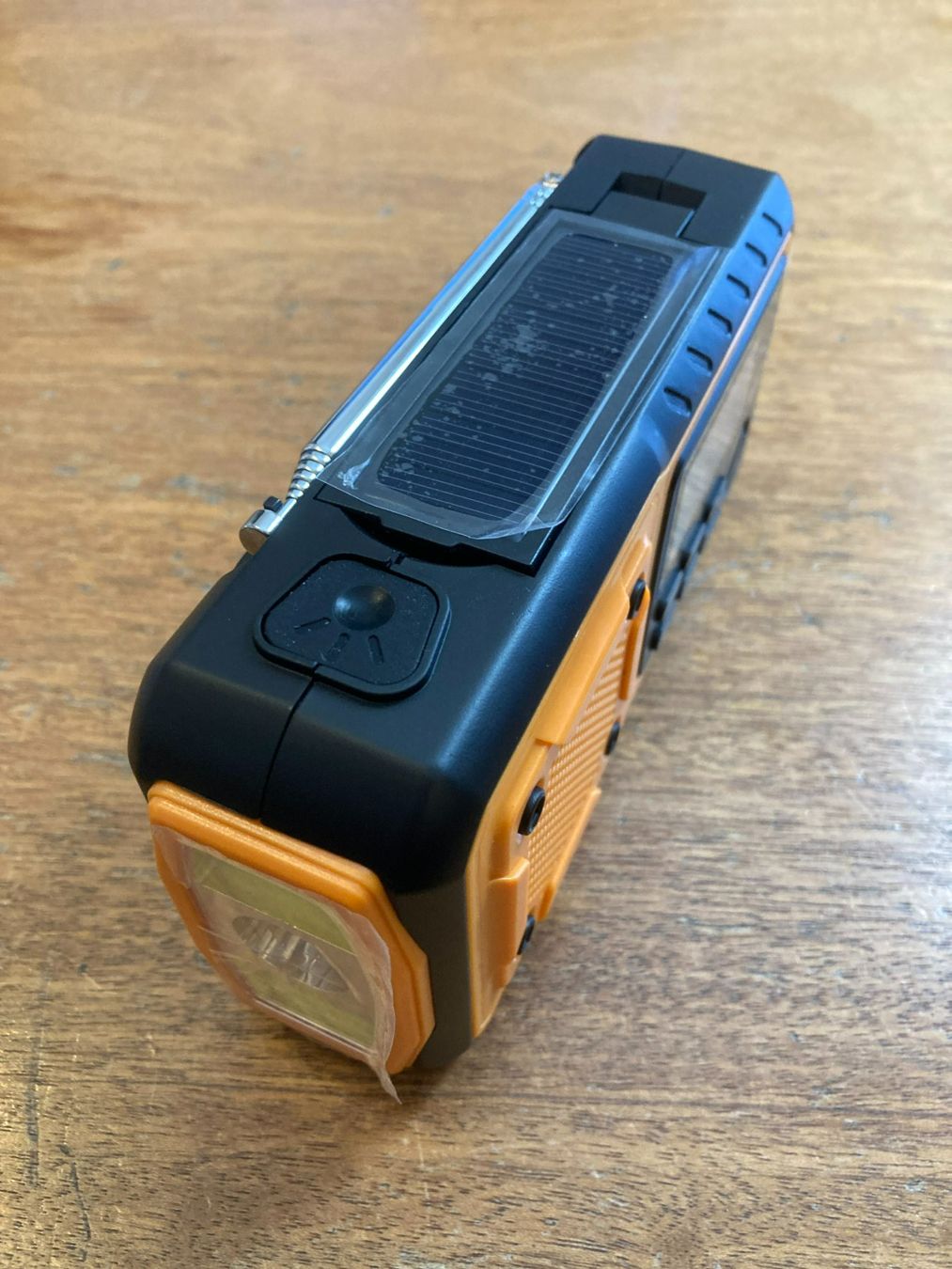 Radios: Notfall- Kurbel- Solar- DAB+ Radio mit Bluetooth NEU – Neu und originalverpackt aus Widnau von SIIVSIIV 3