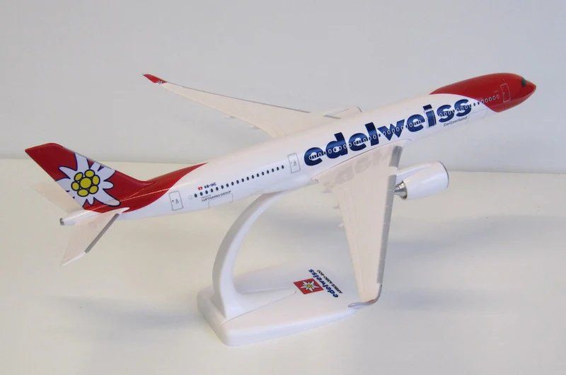 Kit di modellismo & Modellini statici: Airbus A350-900 Edelweiss 1/200 – Nuovo e nell'imballaggio originale da Hochfelden venduto da aviatikboerse_top 1