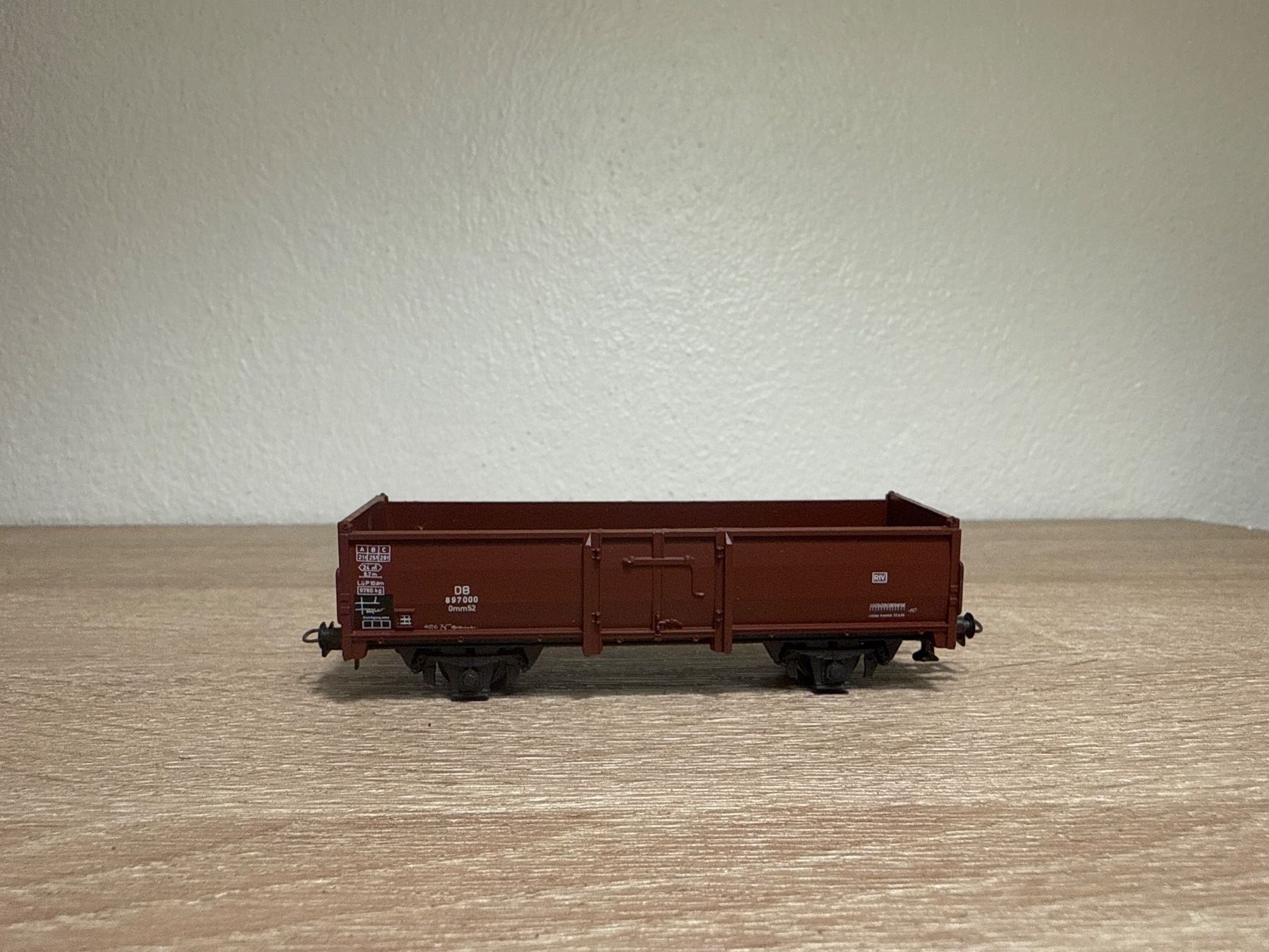 Roco Modellini di ferrovie: Roco Güterwagen DB H0 (91) – Usato da St-Aubin-Sauges venduto da Lo_Go 1