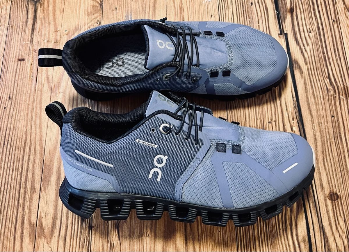 On Chaussures femmes: ON Cloud Waterproof Schuhe Blau Gr. 38 Top – D'occasion à Scuol par onf_rlc6