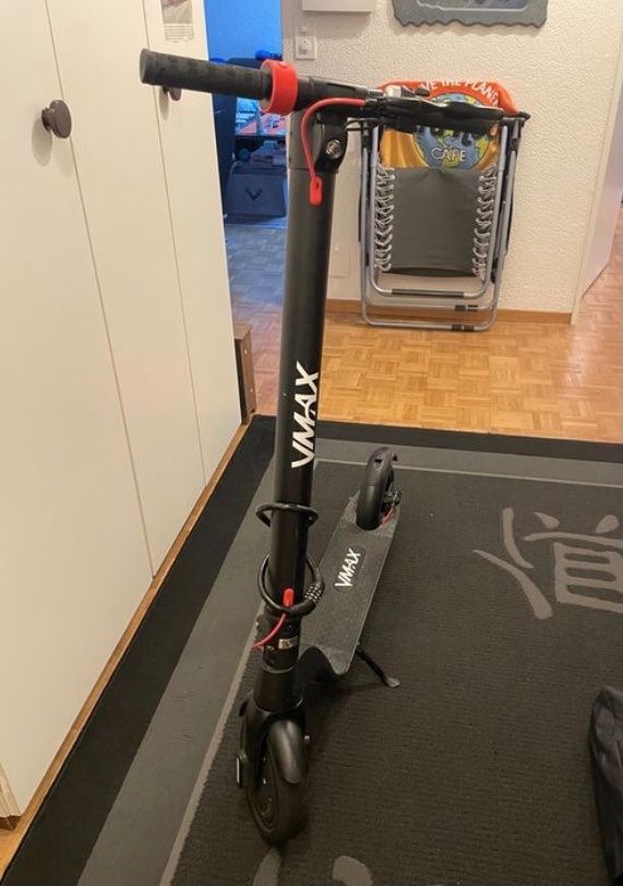 VMAX Kickboard: Toller gut erhaltener VMAX E-Scooter – Usato da Mirchel venduto da Lechrim
