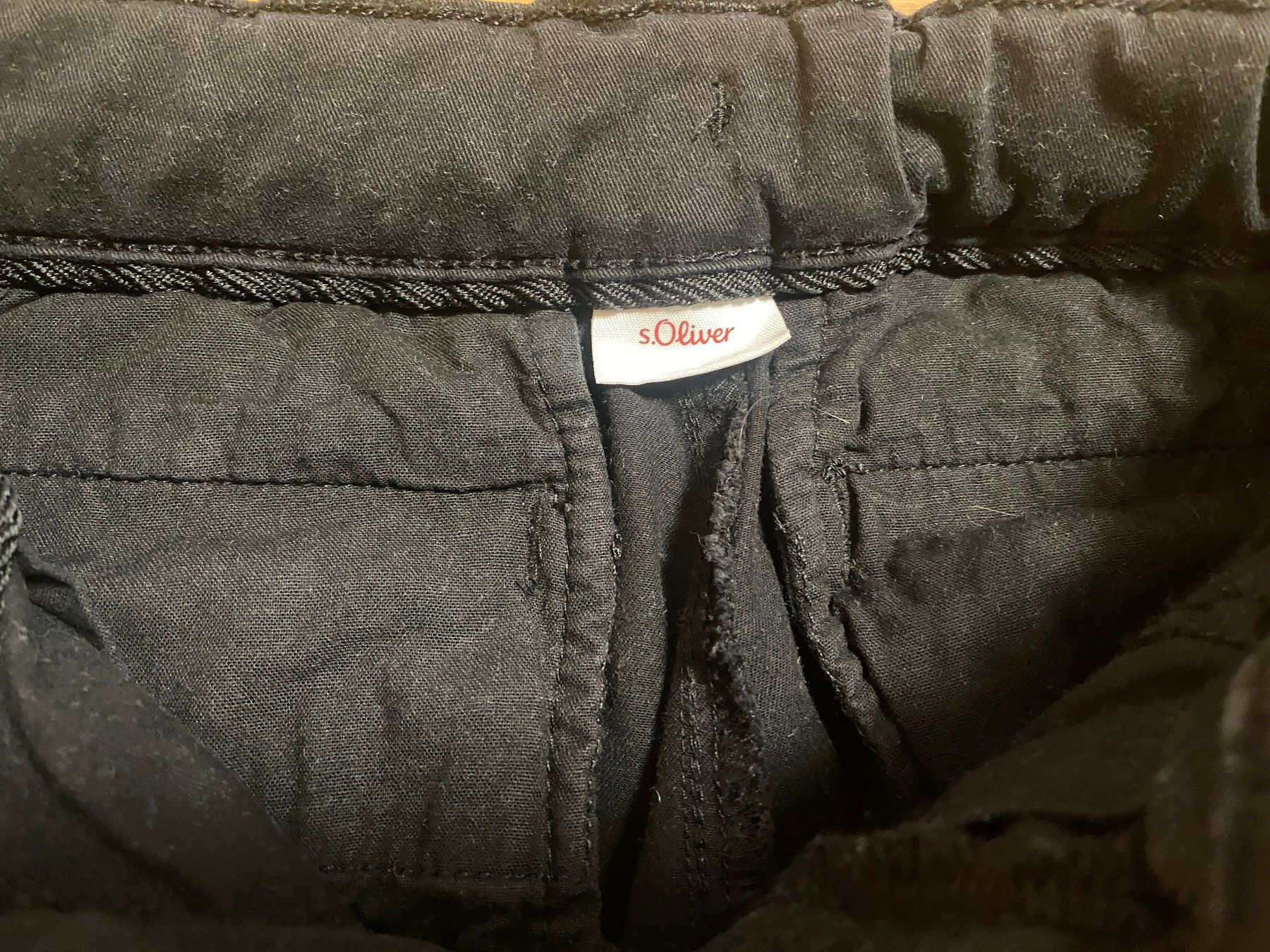 S.Oliver Pantaloni: Chinohose, sOliver, schwarz,  Gr. 134 – Usato da Oberkirch LU venduto da HubRen 1