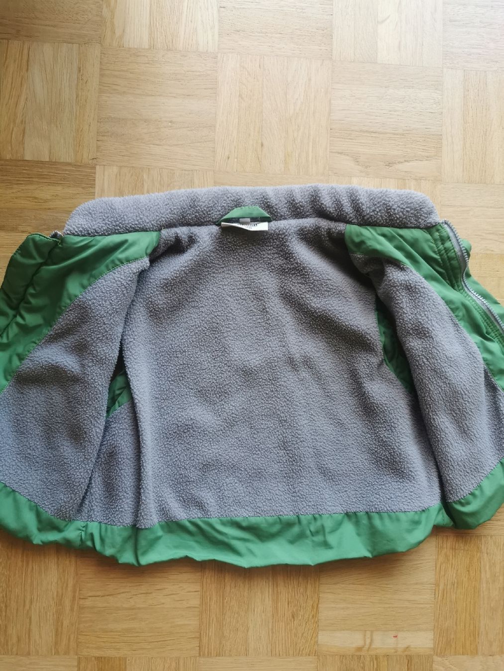 Altro abbigliamento per bambino: Grüne Kinderweste, Grösse 80, – Usato da Fislisbach venduto da mojar 1