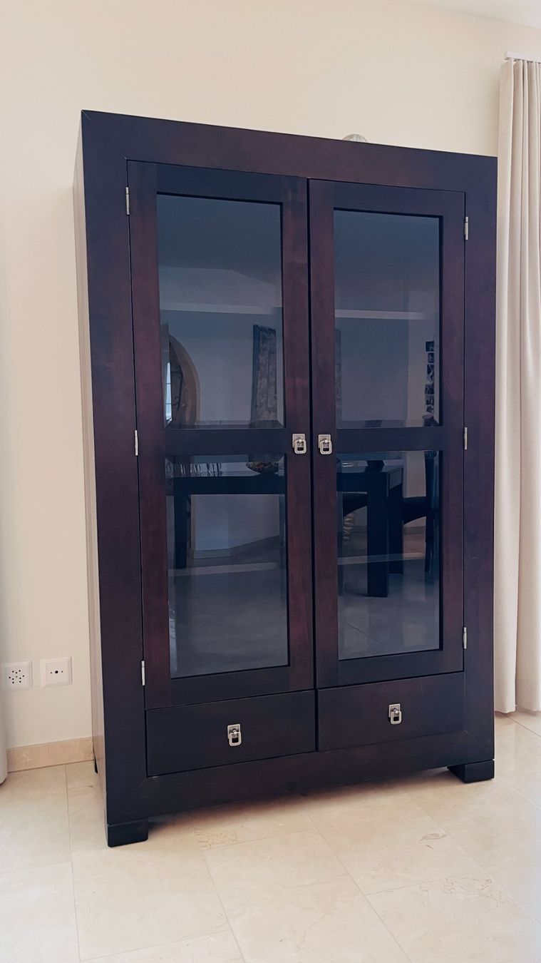 Vitrinen: Vitrine – Gebraucht aus Röschenz von Leinadfox