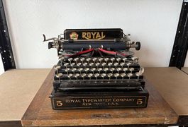 Antike Royal 5 Schreibmaschine (1913) mit Koffer