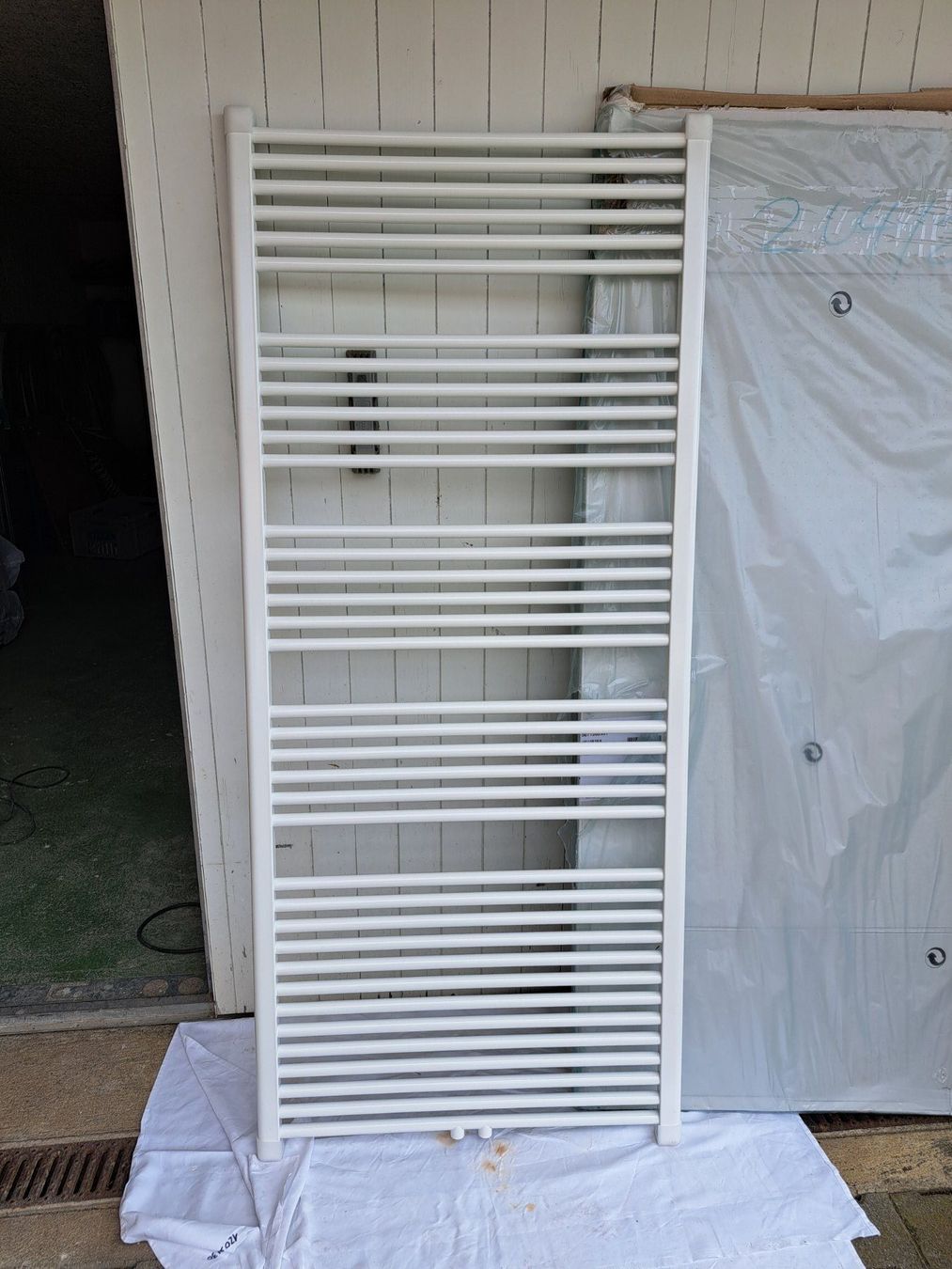 Heizgeräte: Handtuchradiator 75x175 – Neu (gemäss Beschreibung) aus Tegerfelden von Spick67