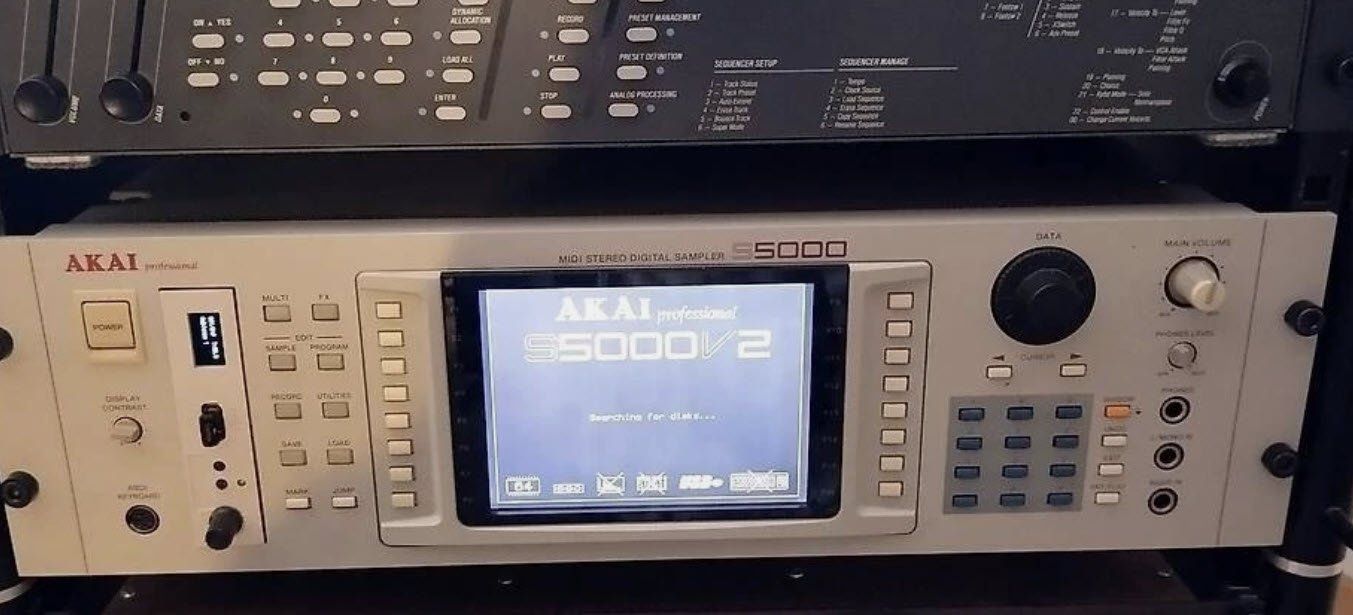 Strumenti musicali: Akai S-5000 Sampler – Usato da Stein am Rhein venduto da Proaudio 2