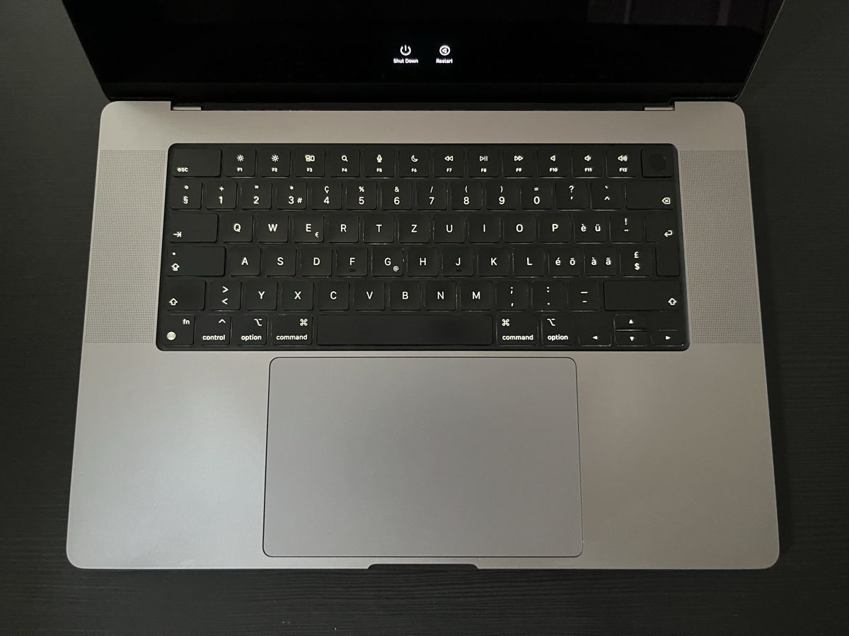 Apple Portables: MacBook Pro 16" 2021 Space Grey OVP neuwertig – D'occasion à Luzern par alain.duss 3