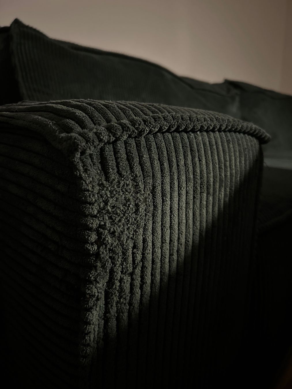 Sofas: Schlafsofa Amelia Grün Cord – D'occasion à Zürich par kue_s2mg 5