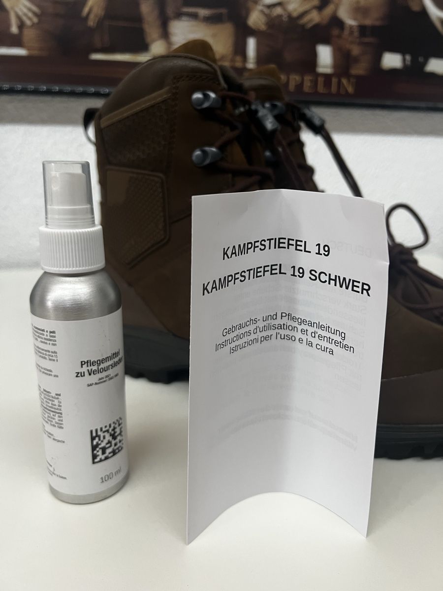 Schweizer Armee Herrenschuhe: Kampfstiefel 19 Leicht – Neu und originalverpackt aus Oberriet SG von Snens 1