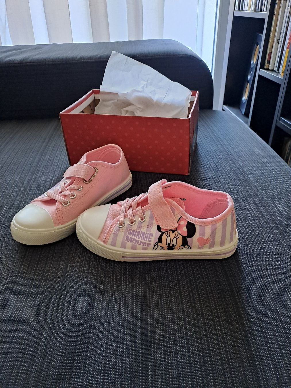 Scarpe per ragazze: Minnie Mouse – Nuovo e nell'imballaggio originale da Sion venduto da vaz_n5nh