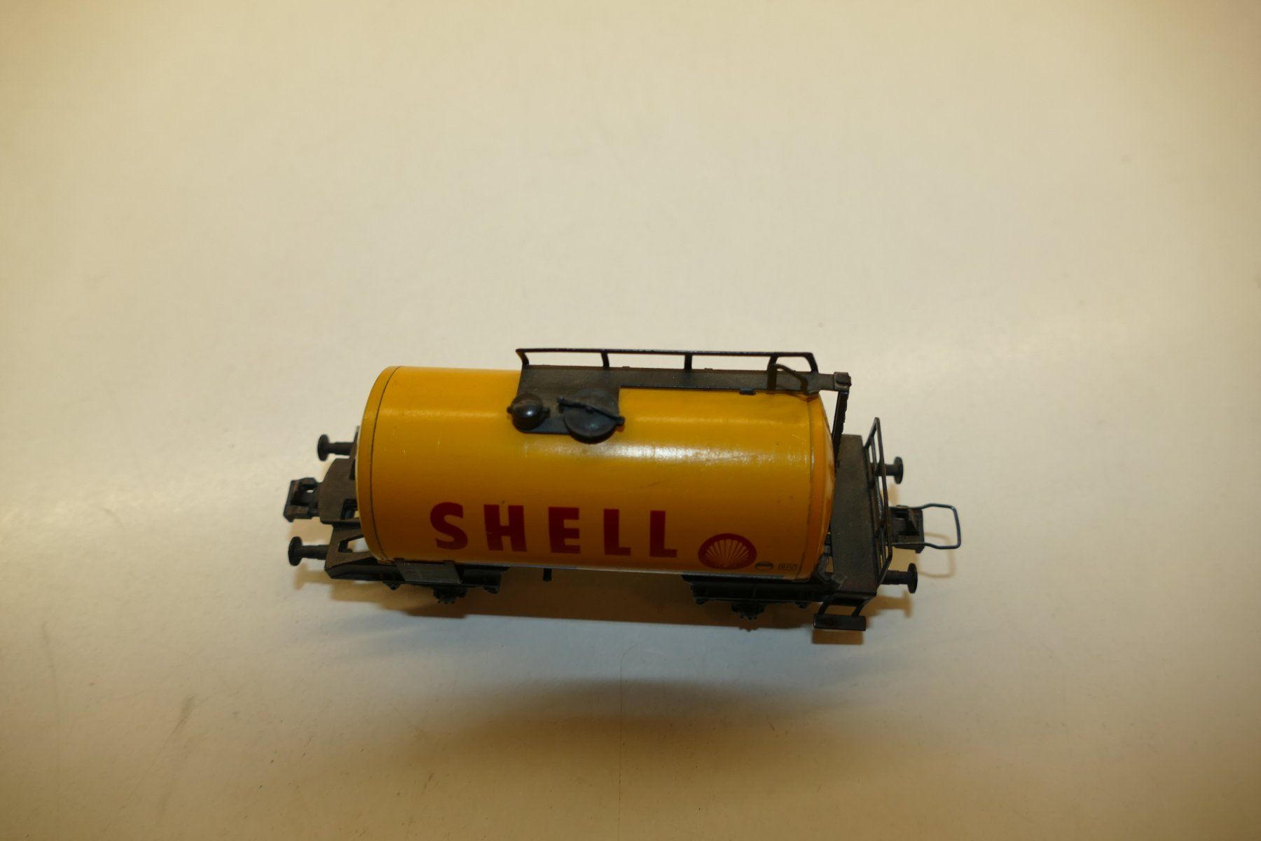 Trix Modellini di ferrovie: Trix Express H0: DB Kesselwagen Shell – Usato da Niederhasli venduto da rail-duerst 4
