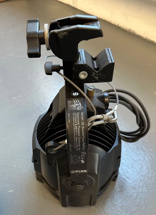 ETC Source Four Par Scheinwerfer 8er Set inkl. Case (Gebraucht) in Rüti ...