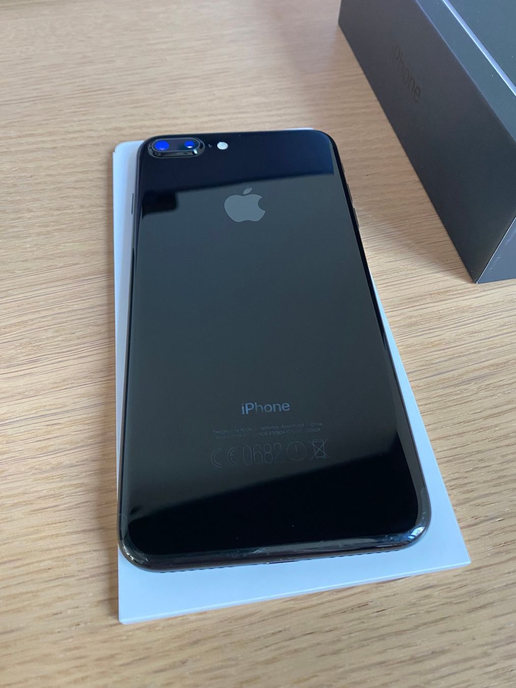 Apple Telefoni cellulari / Smartphones: Apple iPhone 7 Plus 256GB Jet Black mit Originalverpackung – Usato da Wetzikon ZH venduto da BackToRetro 1