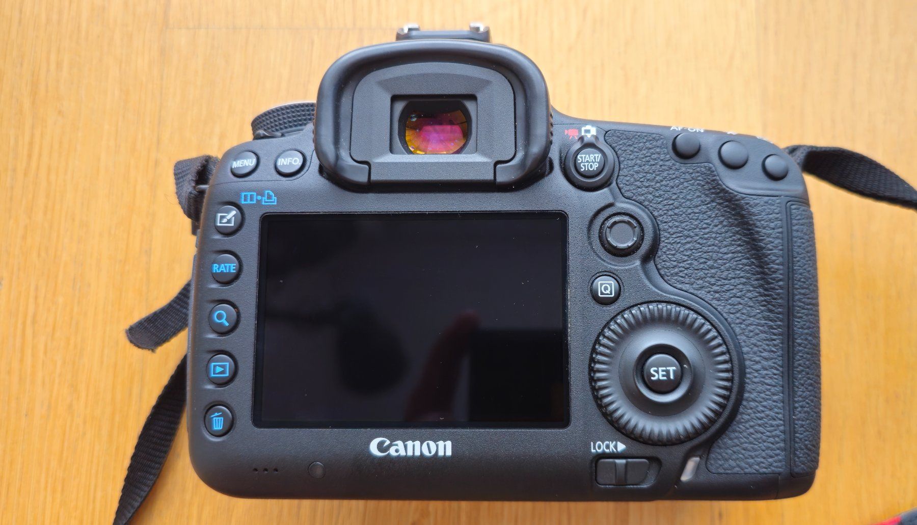 Canon Appareil photo: Canon EOS 5D Mark III inkl. Battery Grip & Blitzgerät – D'occasion à Aarau par kau_t8lb 2