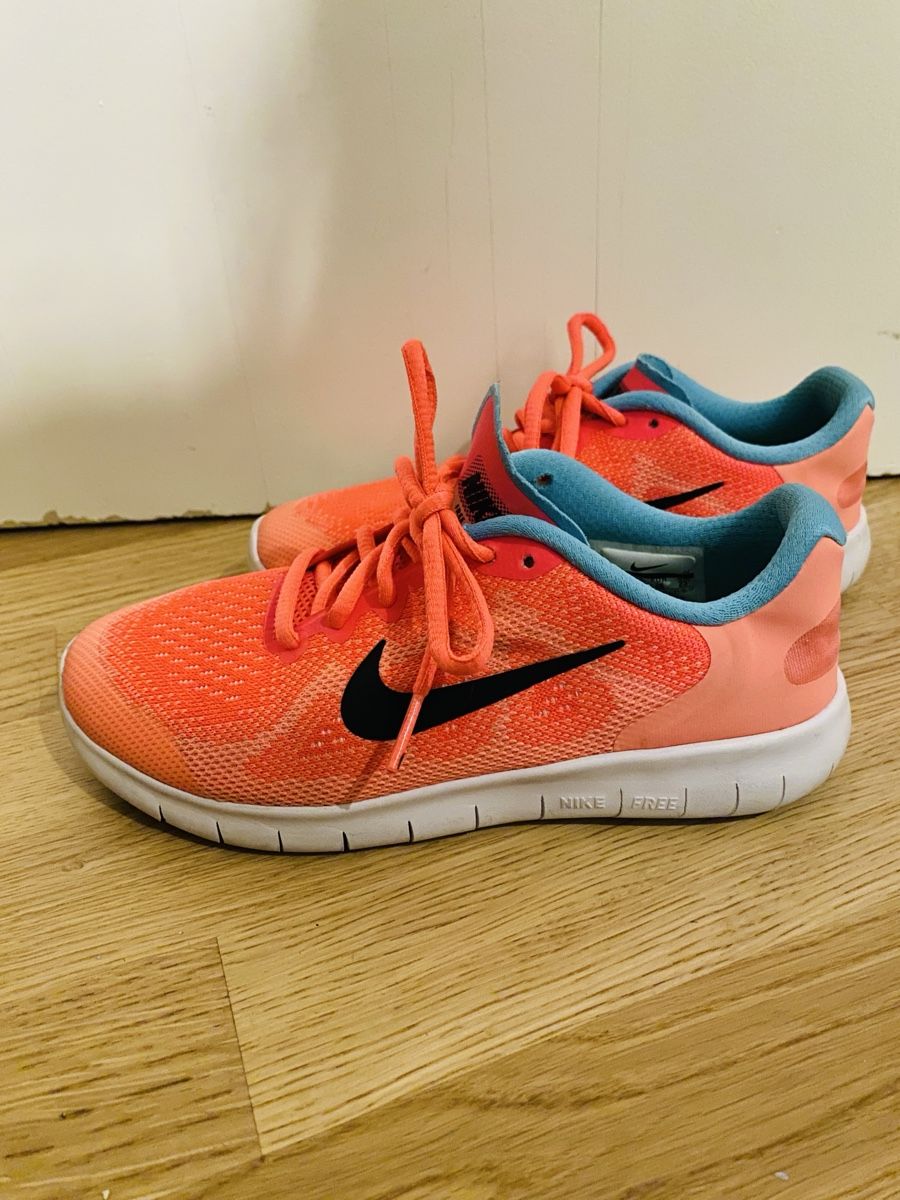 Nike Damenschuhe: NIKE FREE RUN  Schuhe in fresh orange – Gebraucht aus Zürich von sheijla 1