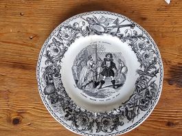 Assiette de décoration manufacture française Creil-Montereau