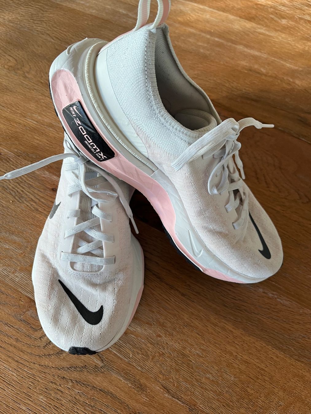 Nike Scarpe da uomo: Nike ZOOMX INVINCIBLE RUN 3 Grösse EUR 39 – Usato da Kleindietwil venduto da sternenstaub_as