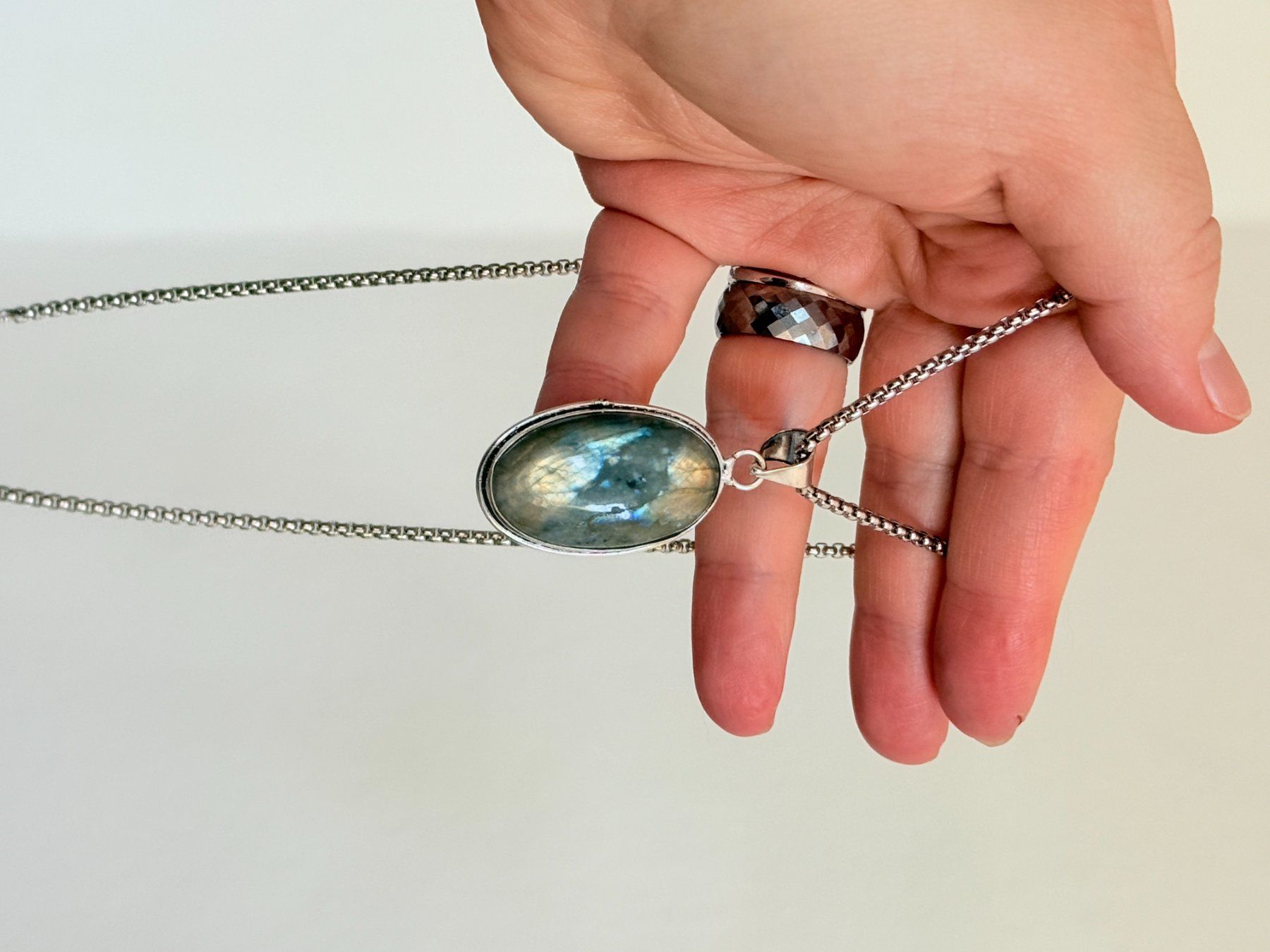 Catenine: Collier Labradorite - Élégance Intemporelle – Nuovo e nell'imballaggio originale da Genève venduto da AWWA 9