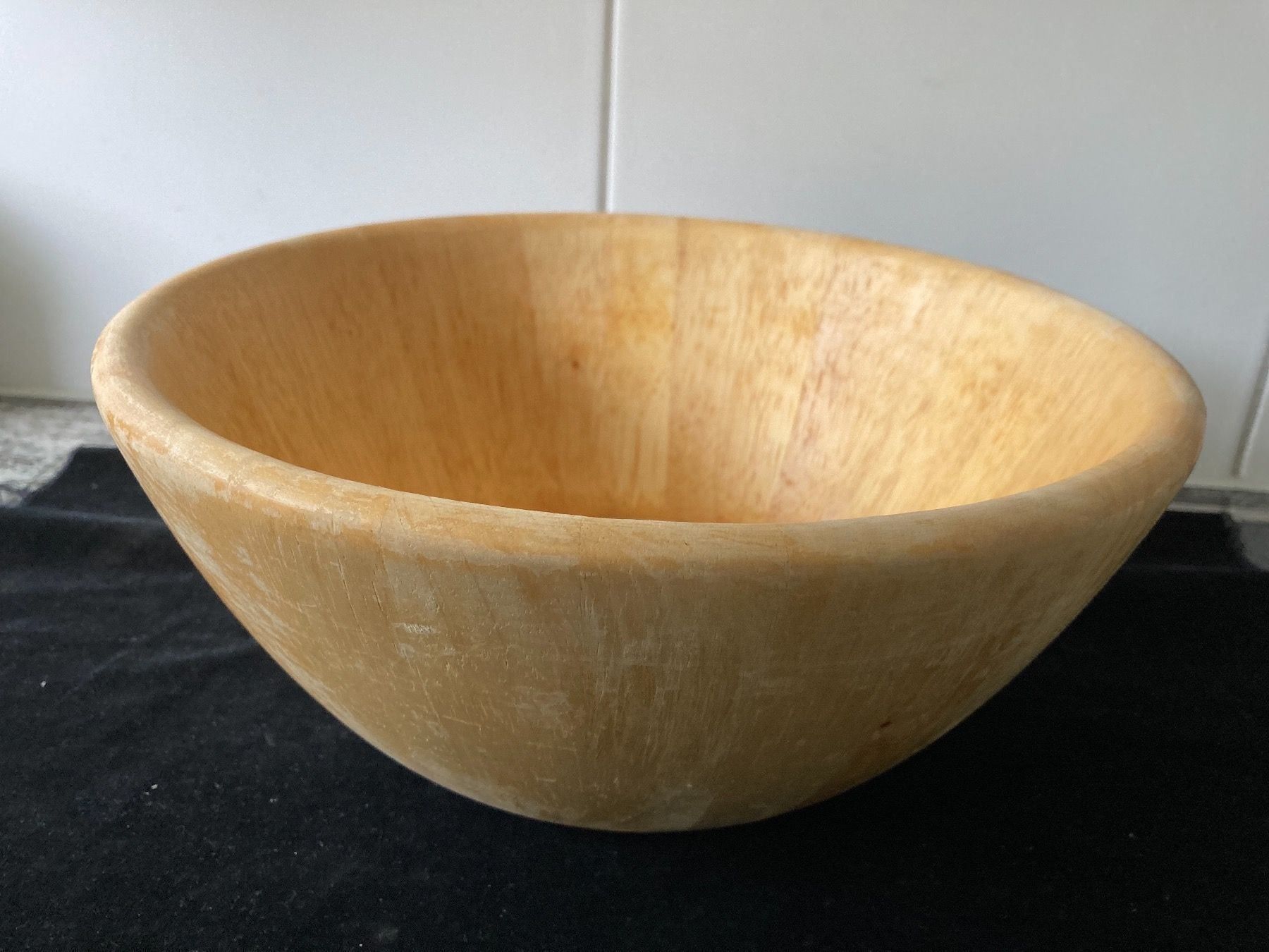 Schalen: Grosse Holz - Schüssel 30 cm Durchmesser – Gebraucht aus Zürich von Chaeffeler