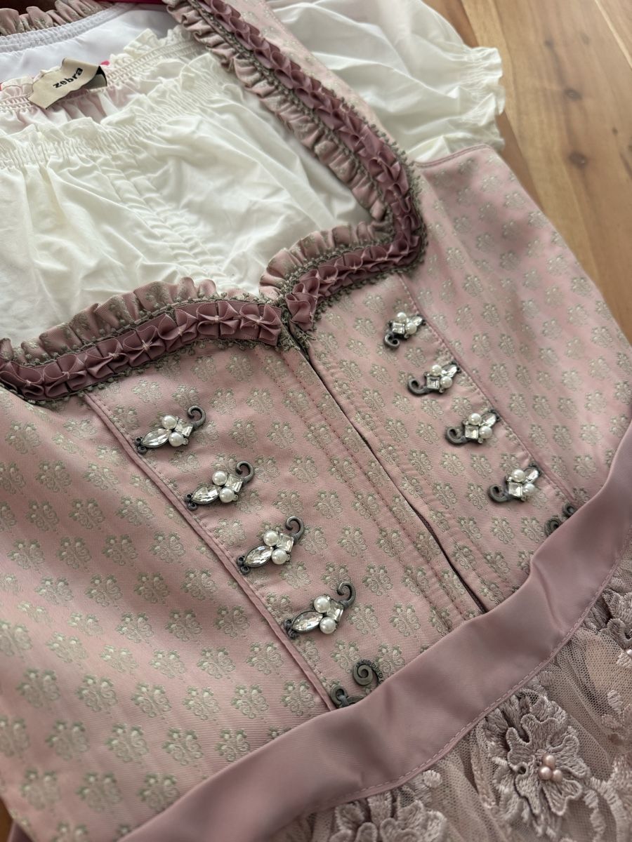 Vestiti: Krüger Dirndl mit Spitze und Bluse – Usato da Oberbipp venduto da WyssShania 2