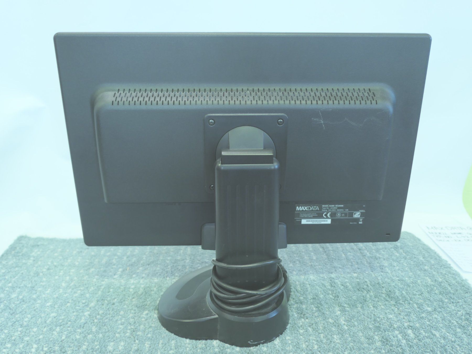 Monitor: MAXDATA LCD-Monitor 60320006 LE42BW – Usato da Münchenstein venduto da VSPBL-Verkauf 1