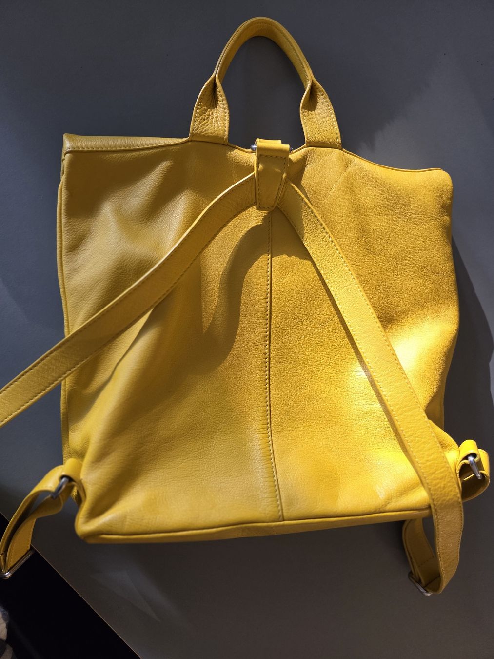Bree Zaini: Bree Rucksack Leder Gelb – Usato da Hünenberg See venduto da Atsemet 3