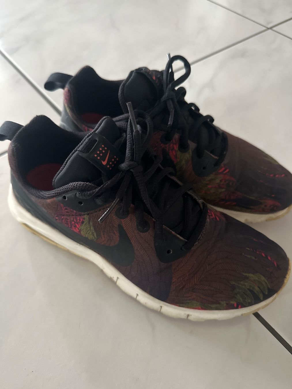 Nike Scarpe da donna: Nike Sneaker Gr.39 – Usato da Oberwil BL venduto da noise12