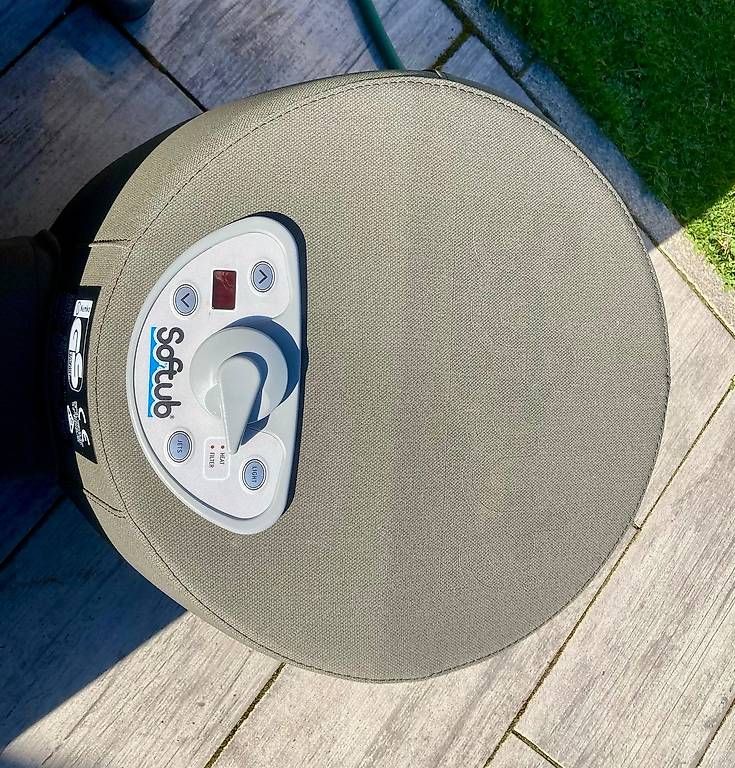 Softub Whirlpool: Softub Poseidon 2024 - Stone Tweet – Nuovo (secondo la descrizione) da Schongau venduto da Immocar 3