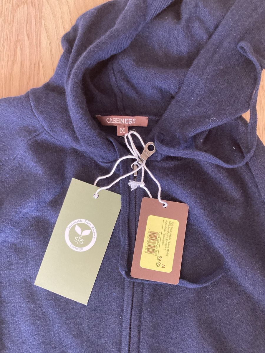 Jacken: fabrikneue Cashmere Jacke, Gr. M – Neu und originalverpackt aus Otelfingen von pat_8jmb