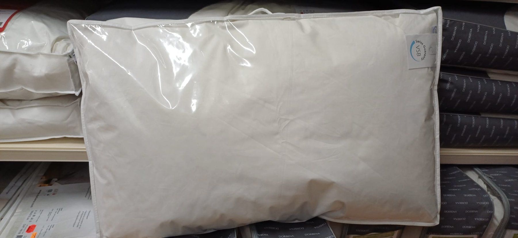 Cuscini: Coussin literie1350gr.bonne qualité – Nuovo e nell'imballaggio originale da Payerne venduto da jea_m6nb 2