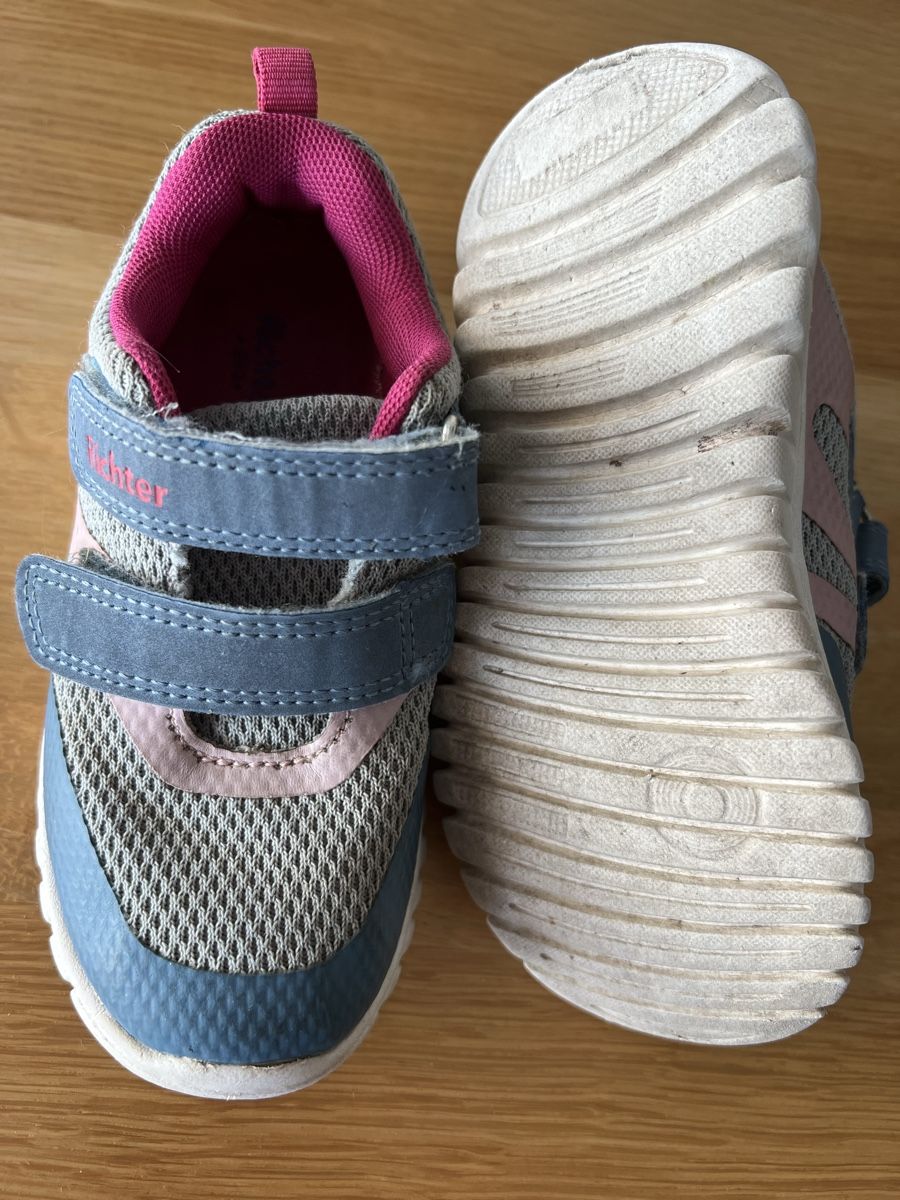 Schuhe für Jungen: Kinder Turnschuhe Richter Grösse 27 – Gebraucht aus Zürich von Blinddarm 1